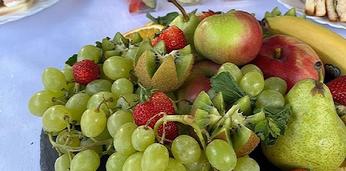 Сытное фуршетное меню для детского праздника на 9-10 персон